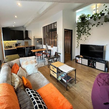 T2 De 40 M2 - Facile D'Acces, Lumineux Et Au Calme Leilighet Saint-Genet-Lerpt Eksteriør bilde