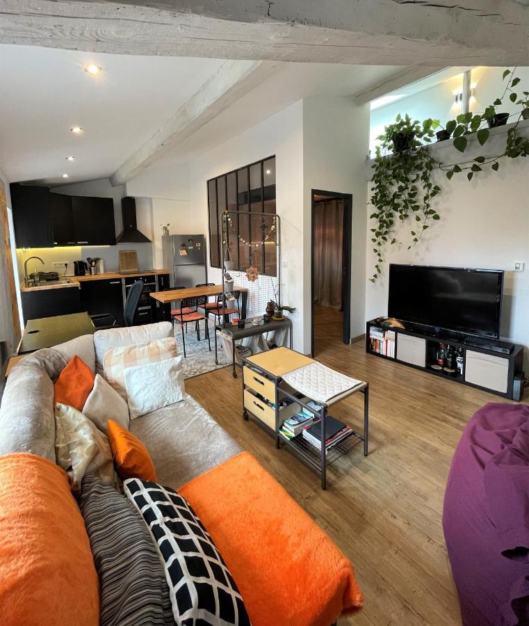 T2 De 40 M2 - Facile D'Acces, Lumineux Et Au Calme Leilighet Saint-Genet-Lerpt Eksteriør bilde
